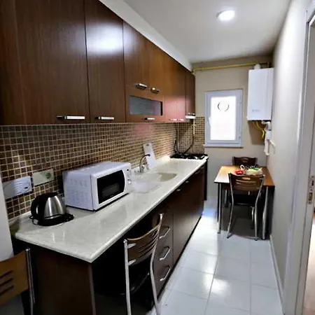 Family לינה וארוחת בוקר